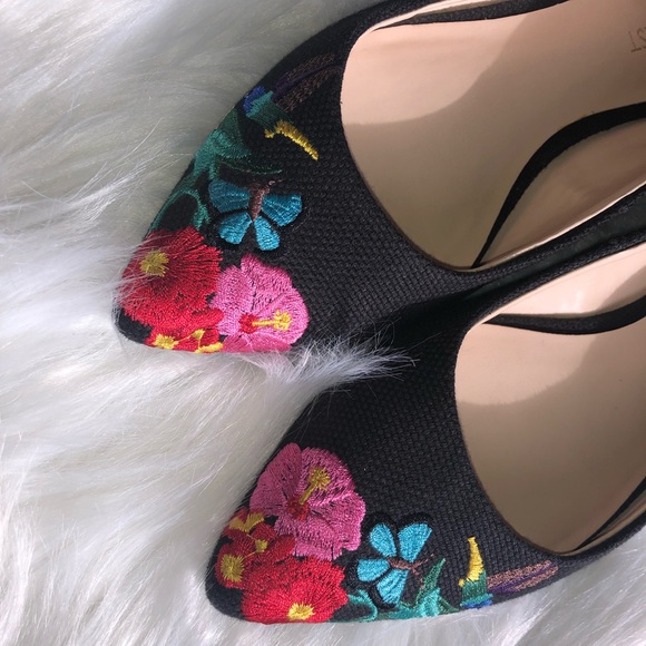 Nine West Shoes - Nine West floral embroidered flats black